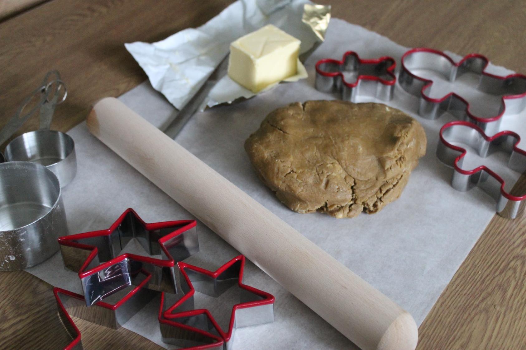 gingerbread men prep