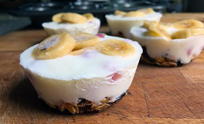 side-frozen-yoghurt-cups