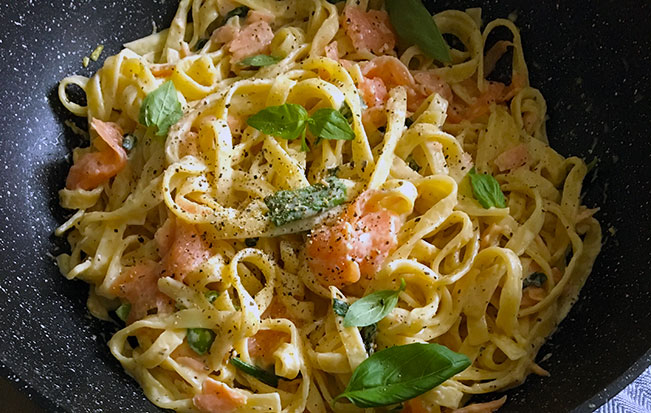 smoked-salmon-tagliatelle